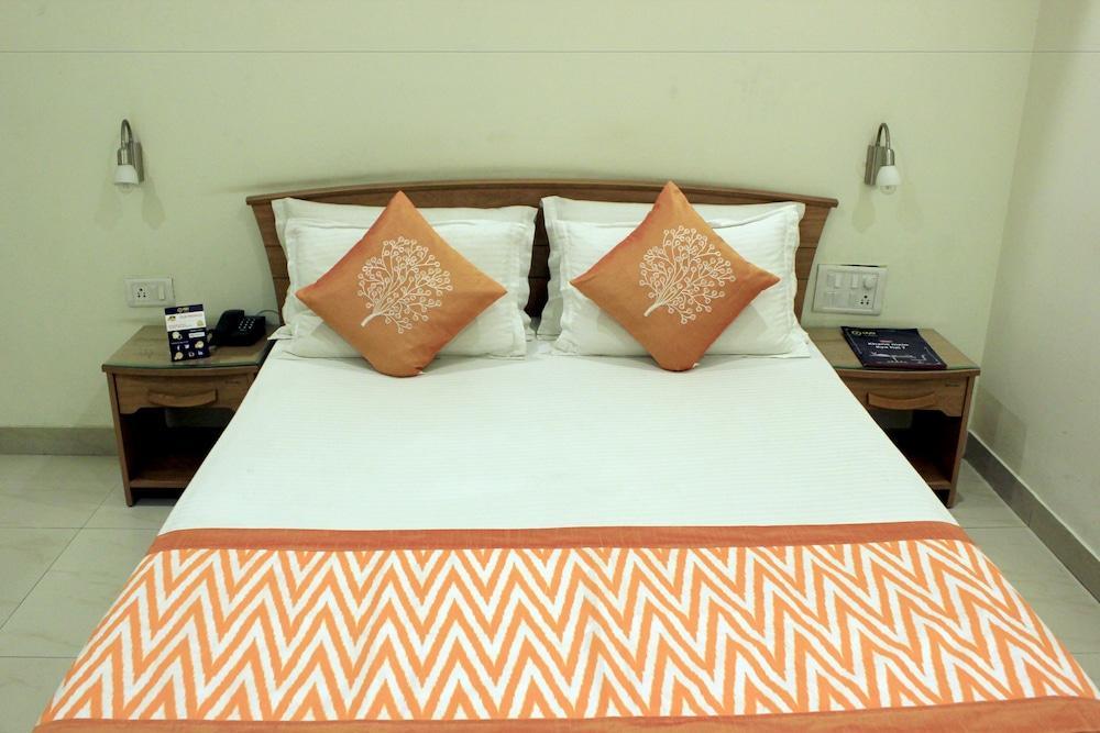 Treebo Palm Tree Palam Vihar Hotell Gurgaon Exteriör bild