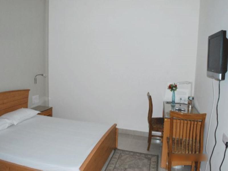 Treebo Palm Tree Palam Vihar Hotell Gurgaon Exteriör bild