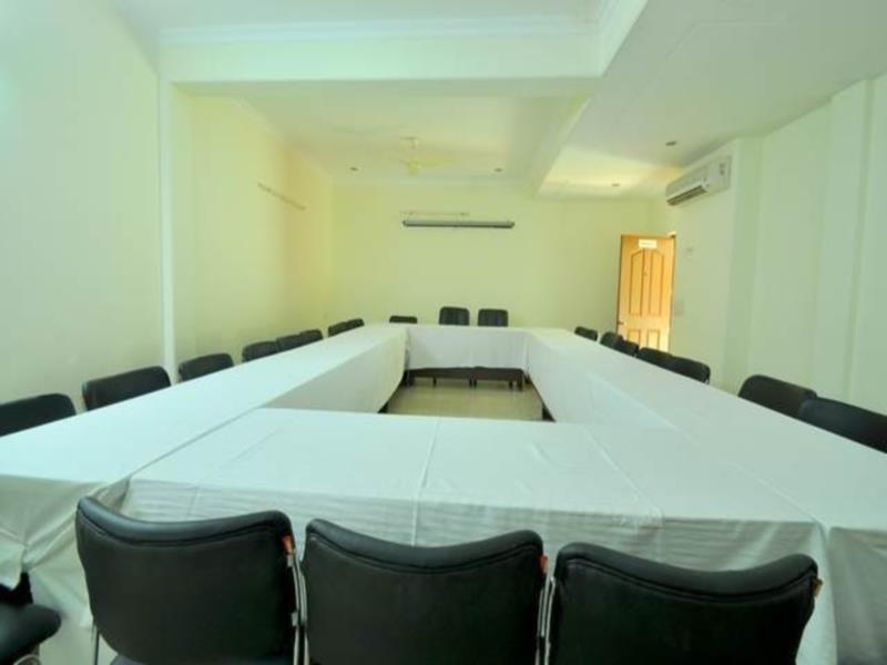 Treebo Palm Tree Palam Vihar Hotell Gurgaon Exteriör bild